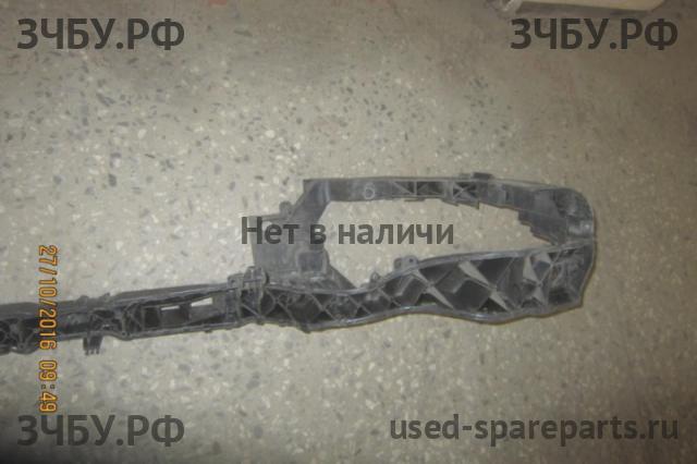 Ford Focus 3 Панель передняя (телевизор)