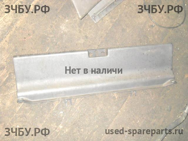 Mitsubishi Carisma (DA) 2000-> Накладка задней панели