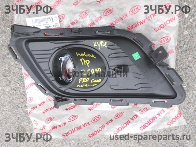 KIA Ceed 1 Решетка в бампер