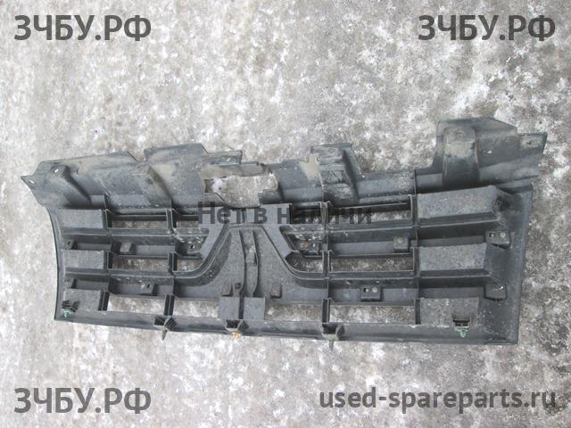 Mitsubishi Pajero/Montero 4 Решетка радиатора