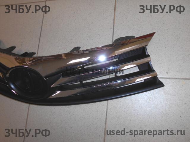 Toyota Corolla (E16 - E17) Решетка радиатора