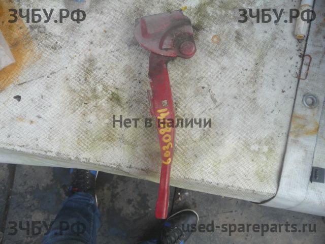 Hyundai Getz Петля капота правая