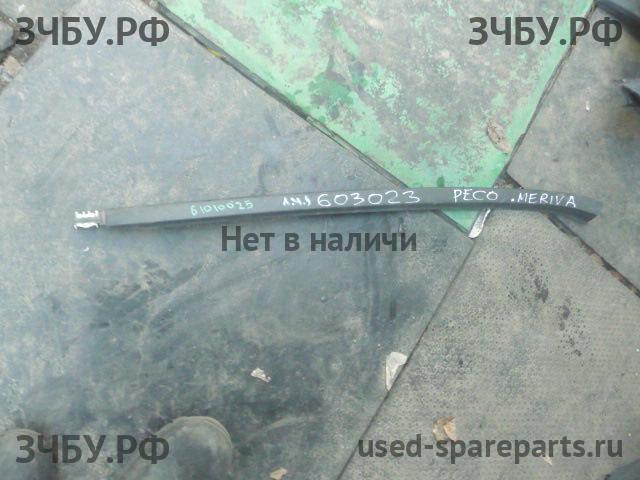 Opel Astra J Молдинг лобового стекла