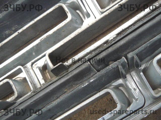 Land Rover Range Rover 4 Решетка радиатора