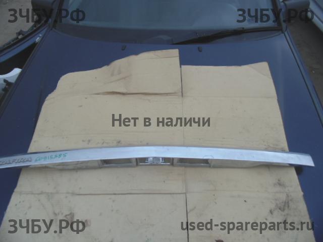 Opel Zafira B Накладка крышки багажника