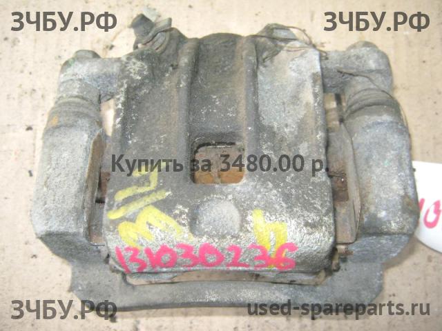 Hyundai i20 (1) Суппорт задний левый (в сборе со скобой)