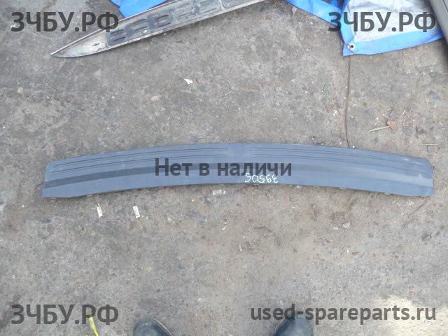 Land Rover Freelander 2 Накладка заднего бампера
