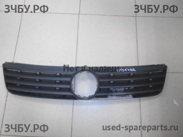 Volkswagen Passat B5 Решетка радиатора