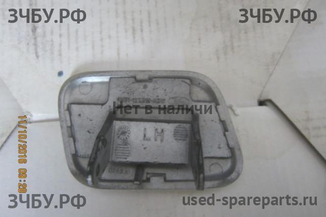 Ford Focus 2 Крышка форсунки омывателя