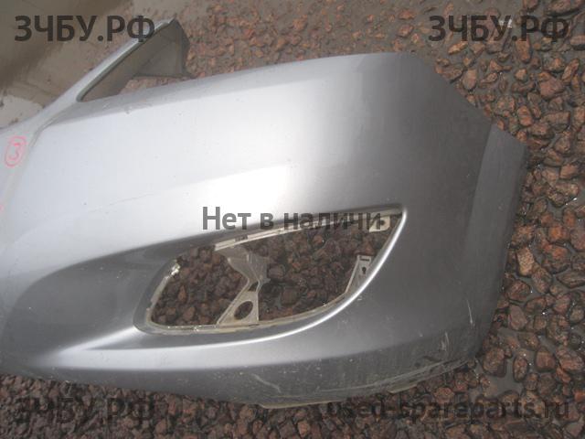 Opel Zafira B Бампер передний