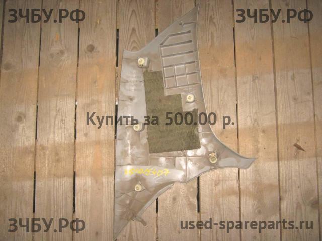 Mitsubishi Lancer 9 [CS/Classic] Накладка стойки задней правой