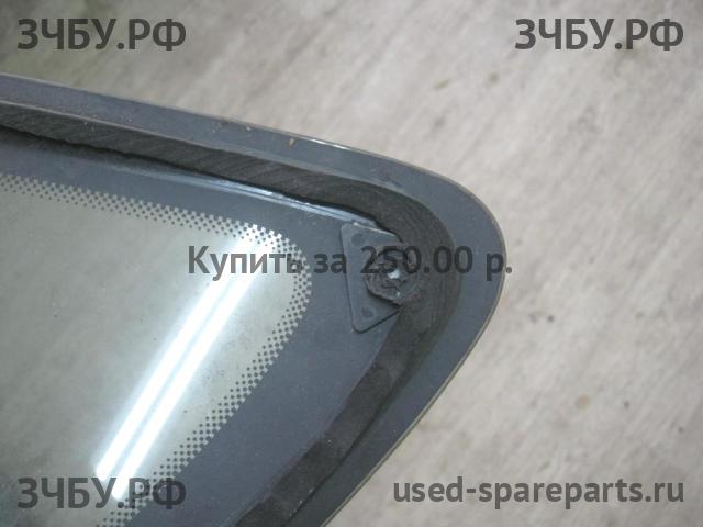 Ford Focus 2 (рестайлинг) Стекло кузовное глухое правое