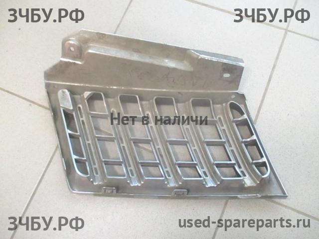 Mitsubishi Pajero/Montero Sport 2 (KH) Решетка радиатора