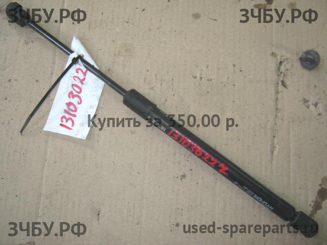 Hyundai i20 (1) Амортизатор крышки багажника