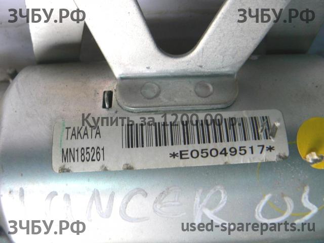 Mitsubishi Lancer 9 [CS/Classic] Подушка безопасности водителя (в торпедо, колени)