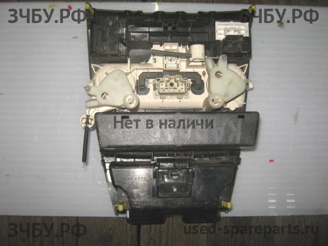 Toyota Corolla (E12) Блок управления печкой
