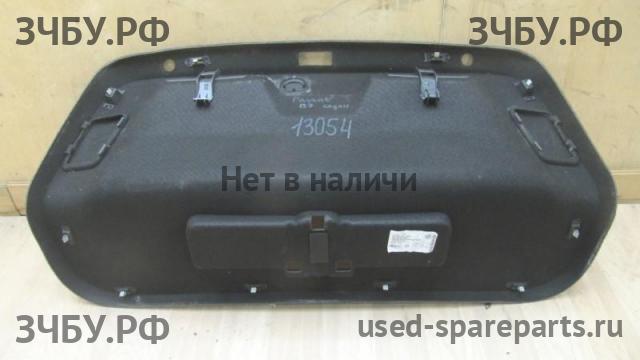 Volkswagen Passat B7 Обшивка крышки багажника