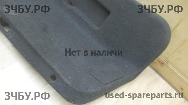 Volkswagen Passat B7 Обшивка крышки багажника