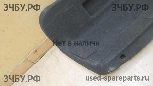 Volkswagen Passat B7 Обшивка крышки багажника