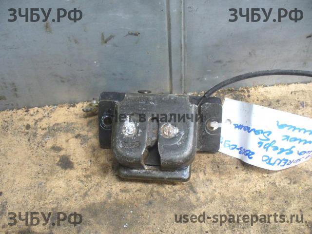 KIA Sorento 1 Замок багажника