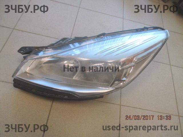 Ford Kuga 2 Фара левая