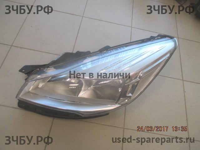 Ford Kuga 2 Фара левая