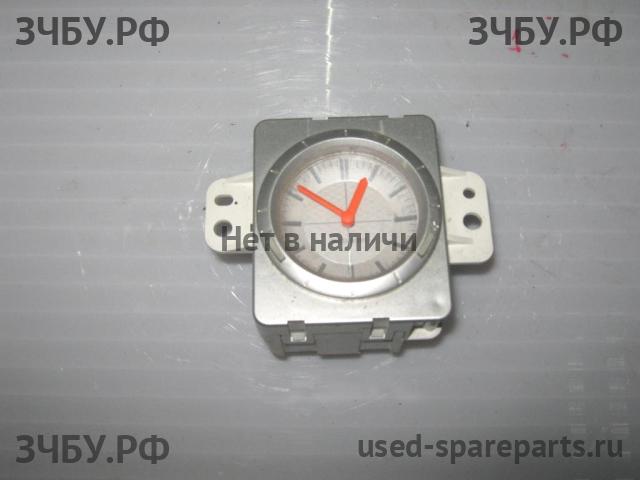 Mitsubishi Outlander 1 (CU) Часы