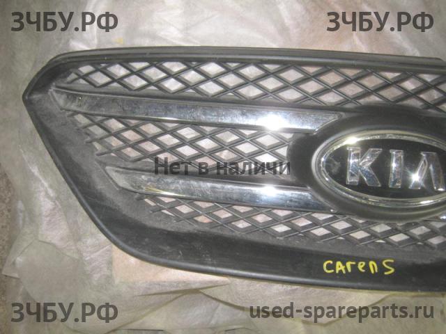 KIA Carens (2) Решетка радиатора