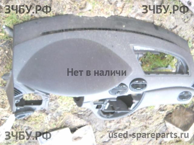 Ford Focus 1 Торпедо