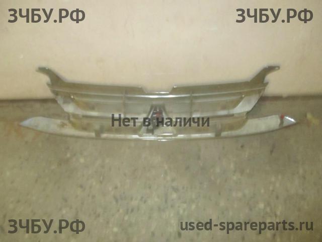 Mitsubishi Outlander 3 Решетка радиатора