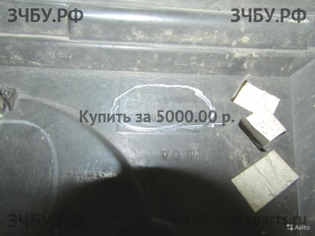Nissan Tiida 1 Решетка радиатора