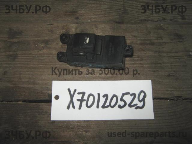 KIA Ceed 2 Кнопка стеклоподъемника