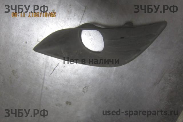 Ford Focus 2 (рестайлинг) Рамка противотуманной фары правой