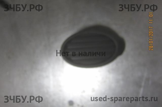 Ford Focus 3 Рамка противотуманной фары правой
