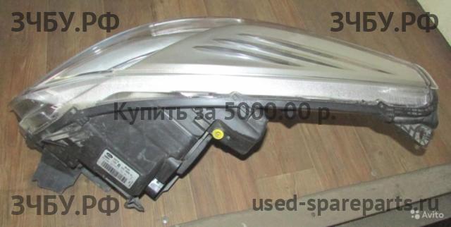 Ford Kuga 2 Фара правая