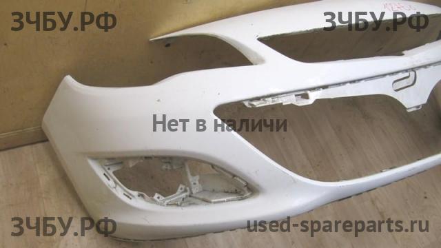 Opel Astra J Бампер передний