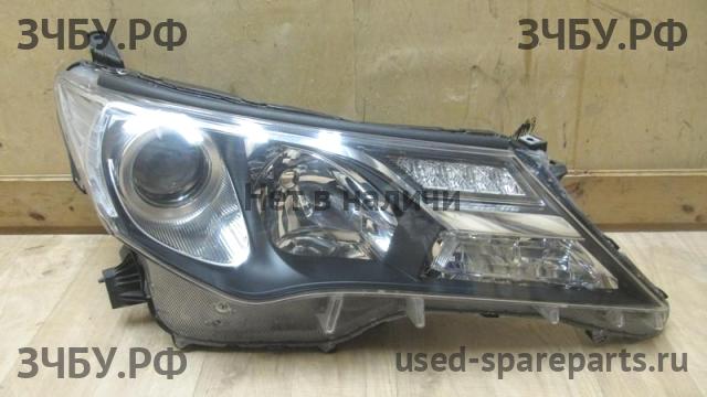 Toyota RAV 4 (4) Фара правая