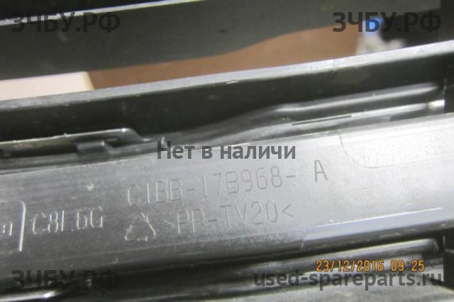 Ford Fiesta 6 Решетка радиатора