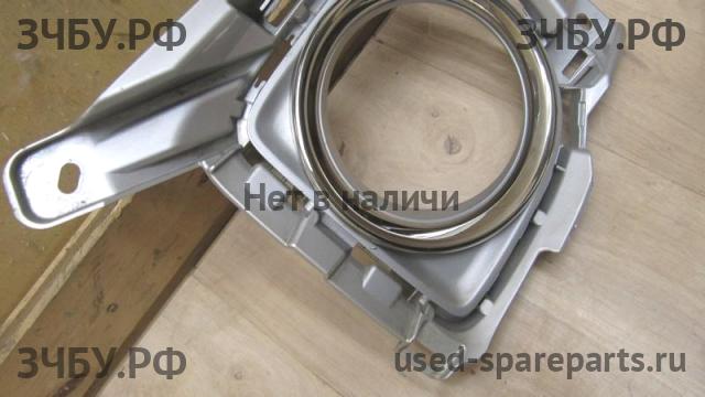 Toyota Land Cruiser 200 Рамка противотуманной фары левой