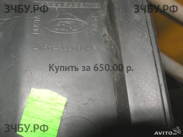 Ford Focus 2 Спойлер крышки багажника
