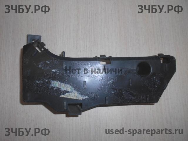 Nissan Almera 16 Кронштейн бампера передний