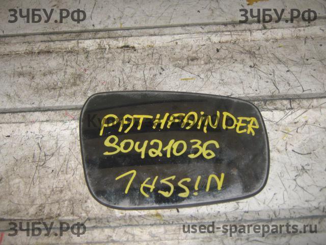 Nissan Pathfinder 2 (R51) Стекло зеркала левое