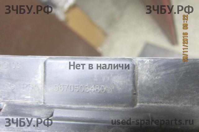 Citroen C4 (2) Решетка в бампер