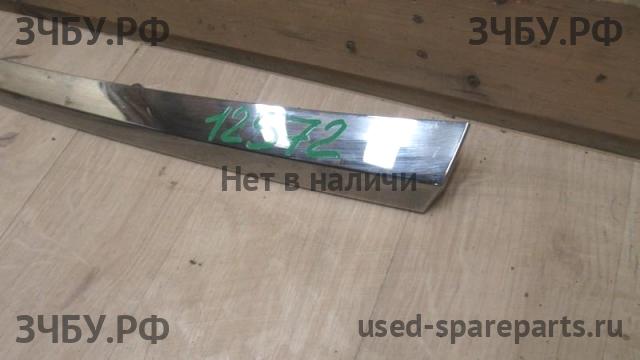 Toyota Camry 7 (V50) Молдинг решетки радиатора