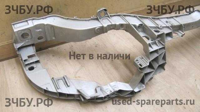 Ford Focus 3 Панель передняя (телевизор)