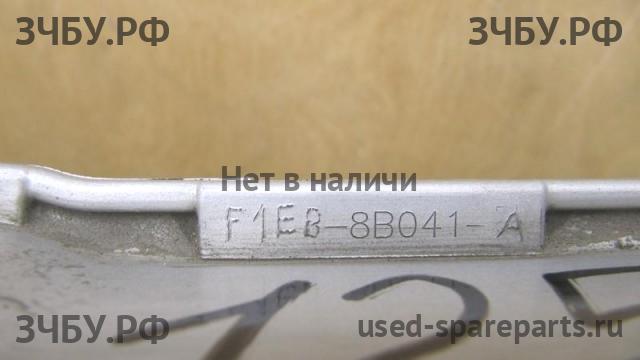 Ford Focus 3 Панель передняя (телевизор)
