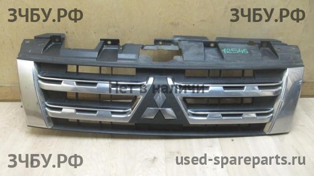Mitsubishi Pajero/Montero 4 Решетка радиатора