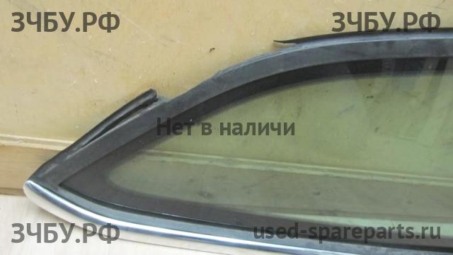 Ford Focus 3 Стекло кузовное глухое правое