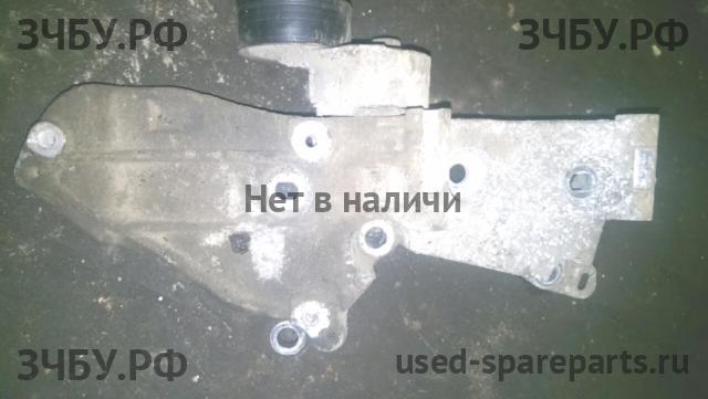 Renault Megane 2 Кронштейн