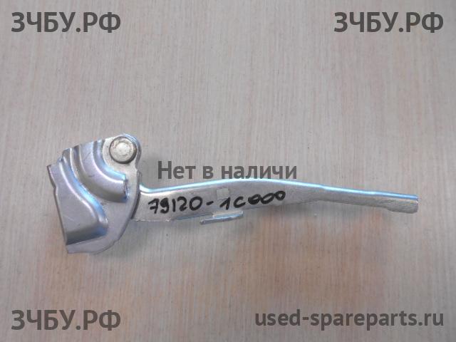 Hyundai Getz Петля капота правая